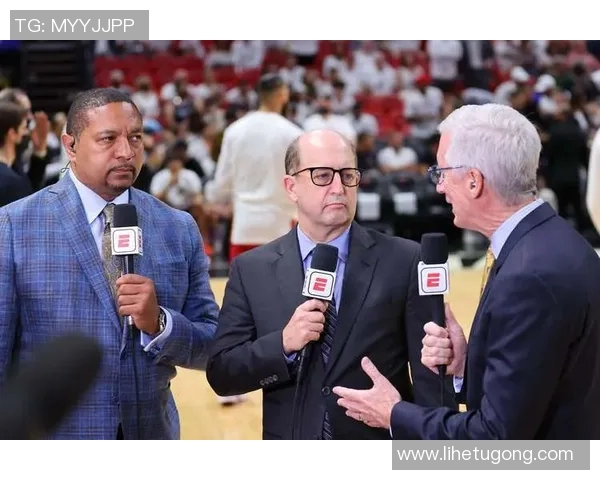 范甘迪与姚明重聚篮球场回忆往昔共话梦想与未来